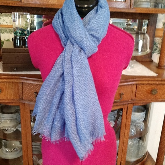 Gap Lightweight Blue and White Print Scarf - Picture 1 of 4